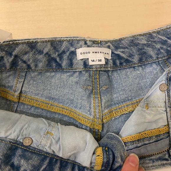 SOLD GOOD AMERICAN Faded boyfriend jeans - Picture 5 of 5